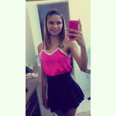 Já dizia um velho sábio: Se benze porque sua felicidade vai ofender muita gente.