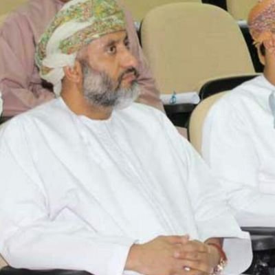 ‏(خير الكﻻم ما قل ودل)