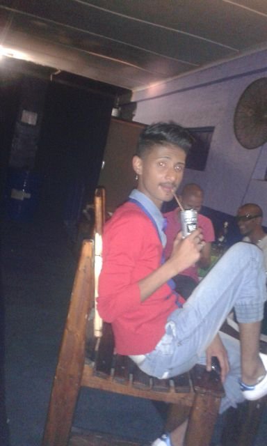 Am a gay boy lookng top guys
