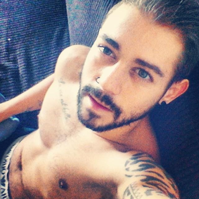 25*   Guapo por herencia, cabron por experiencia. Mi actitud depende de quien seas tu !!