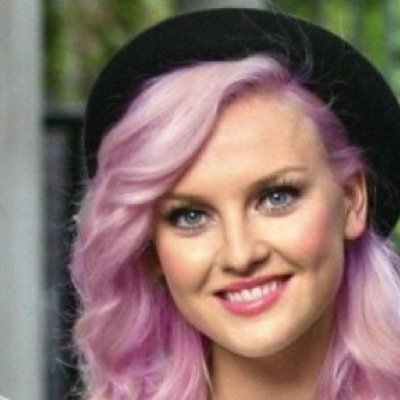 Hey i am Ruby Edwards yes my twin sister is the famous perrie edwards from little mix i love being a twin brittish people rock any rp