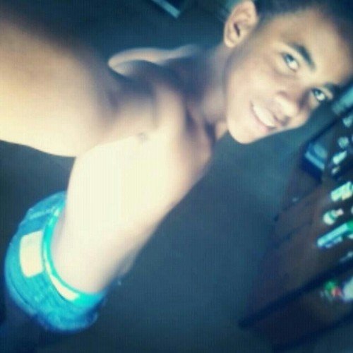 - So Ittalo , tenho 15 Anos ee estoo aqii pra Amuzadee ,