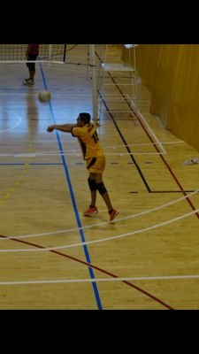 Cantant soprano i jugador de volei