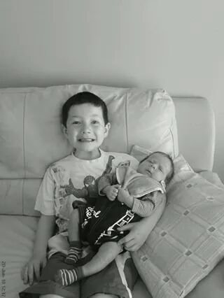 hey all i have 4 beautiful kiddies callum 10 Lilly 8 leighton5 liam 4,they are my life i have sum real good friends they all know who they are xx