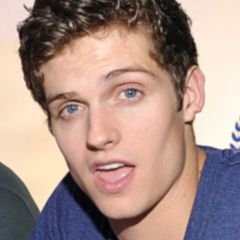 grupo no wpp pro daniel sharman e teen wolf, numero e nome na dm ♡