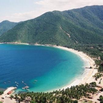 Amante de las Playas Paradisíacas,la naturaleza, la música, la relajación, los animales, el yoga y las actividades físicas.