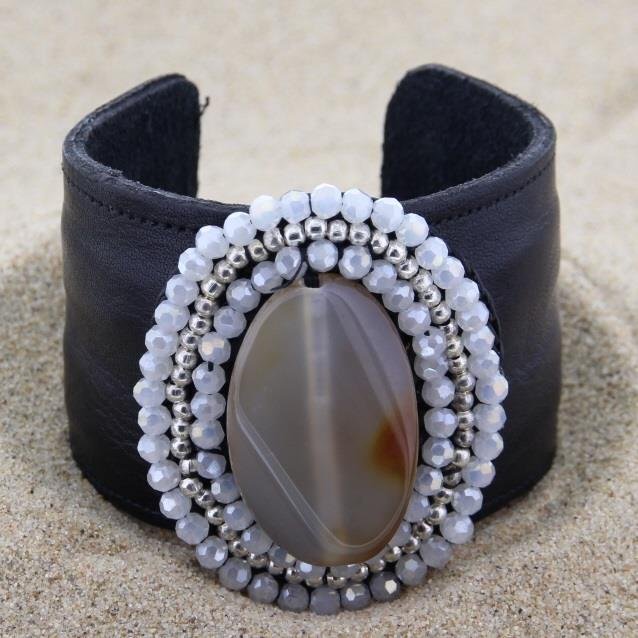 Disfrutanu's profile picture. Geniet van het leven: jezelf of anderen verwennen. Met handgemaakte armbanden en kettingen in Bohemian en Ibiza stijl. Bijzonder, origineel en authentiek.