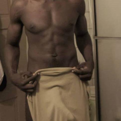 I'm Cool , DM me for freak chat .. Love Big Dicks .. Dm me dick pics and booty pics #Gay #BBC VERSE / 🇯🇲