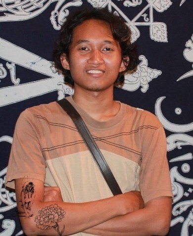 saya adalah orang yang cinta akan kebudayaan Indonesia yang kaya nan luhur
