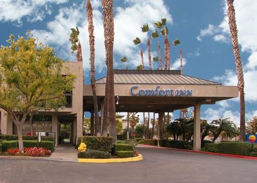 ComfortInnRiv's profile picture. I'm just a hotel sitting in the heart of Riverside. Follow me for special discounts and promotions! 

Call 951-683-6000 for reservations.
