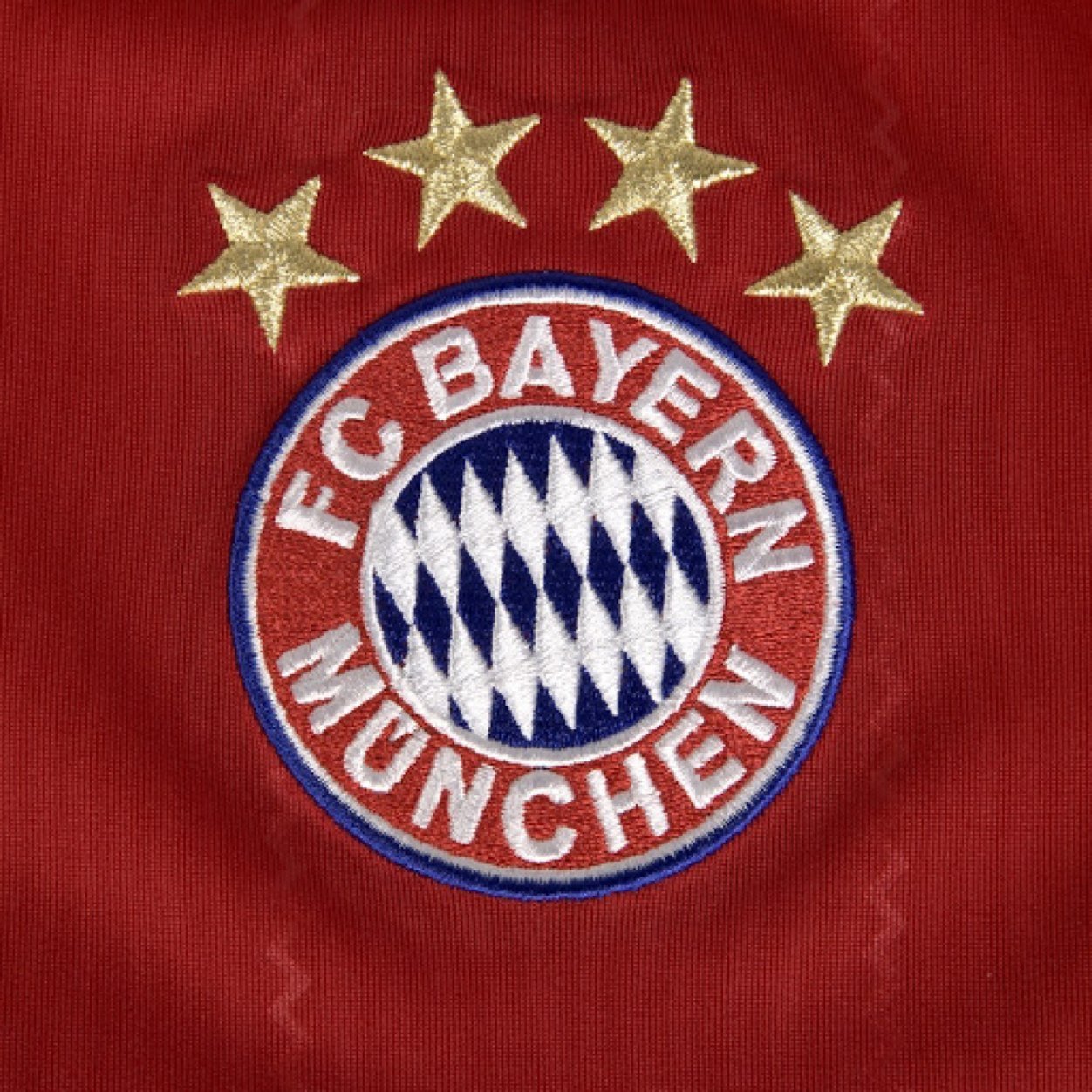 FC Bayern Münich fanpage tweets daily or every other day! Jaxon nankivel