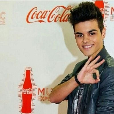 Somos 24 hermanas Abrahamers. Unidas por Abraham Mateo por y para siempre♡