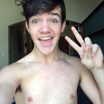 I like to make people happy...¯\_(ツ)_/¯ Contact: aaroncarpenter.business@gmail.com