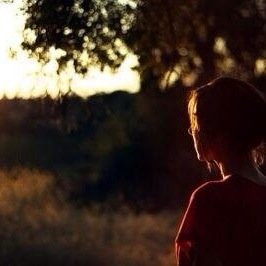 مَ زلـت عآلقهہ بين آلطفوولہ وآلنضج ، تآرةة طفلهہ آُشآغب وتآرةةَ آنثى رزينهہ ?;