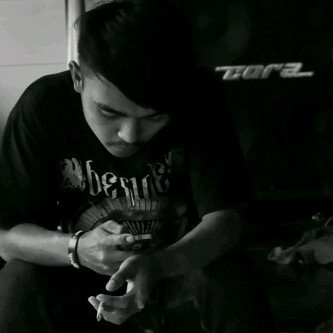 Laki laki dari belantara, Rakjat Djelata !!! Radioshit !!!
