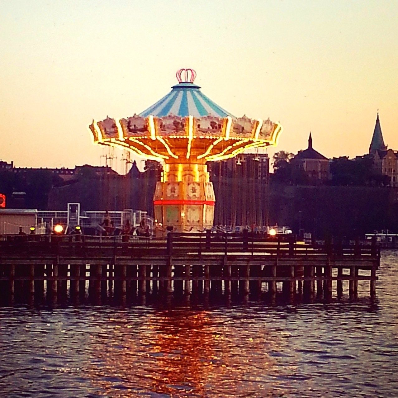 happy_day_K's profile picture. Photos and stories from Stockholm, Oslo, Paris and other favorite places.
https://t.co/5lMdVgSvAw