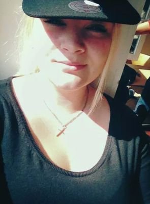 Cherin, 19, from germany. Just chillin on here #teamdrizzy, #teamjcole and for sure #teamminaj The best woman ever! Follow and I'll follow back