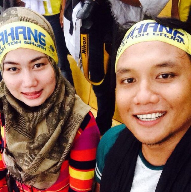 Sedang mencerahkan masa depan...doakan saya menjadi insan yg berjaya dunia dan akhirat