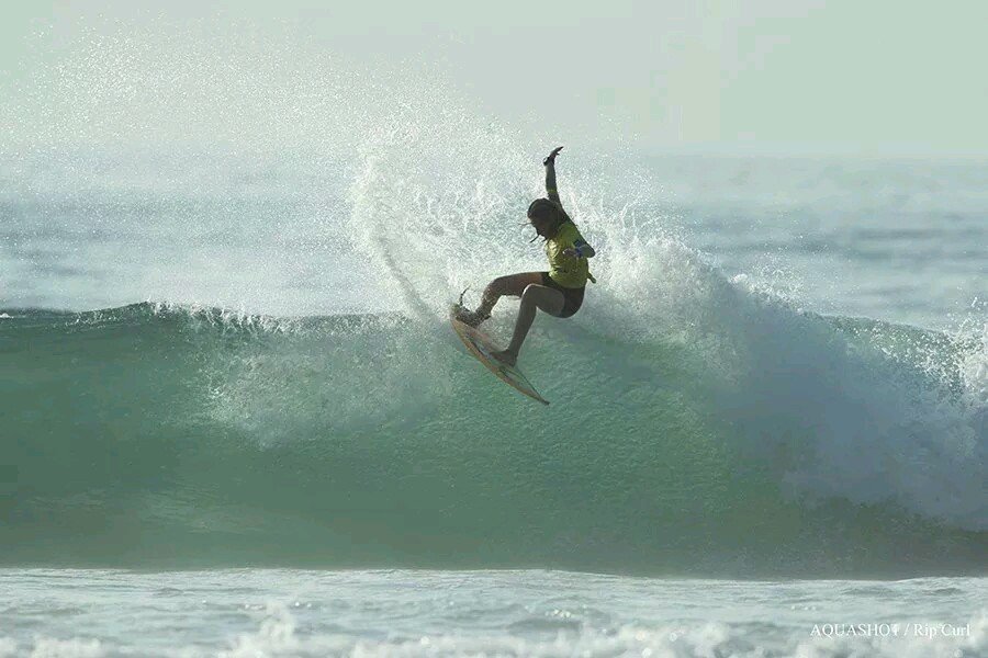 Cuenta de twitter creada para informar acerca de las novedades de los surfistas y de los campeonatos