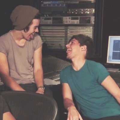 I ship Larry harder than they fuck.