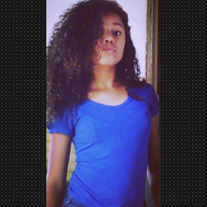 LiviaMendonca4's profile picture. 