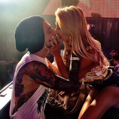 Acrediteemnos's profile picture. 1994