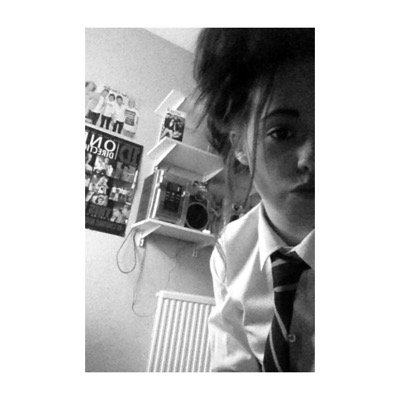 married to; @NiallOfficial 1D r my life basically, yeah • Youtubers:* story over(;