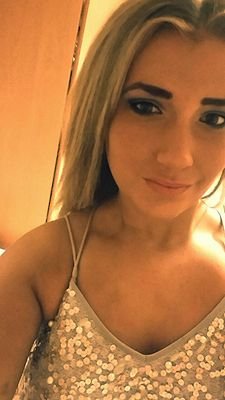 EliseMitchell6's profile picture. .