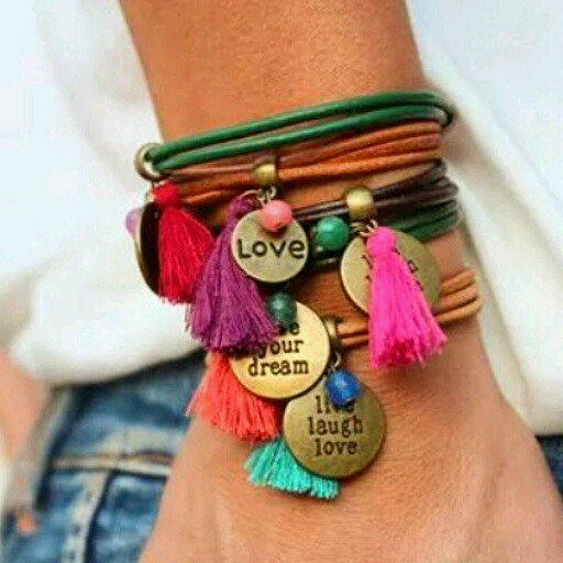 Accesorios handmade para almas bohemias, rockeras y boho chic ♥     
http://t.co/ZrG5PXinYx