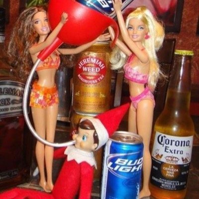 Cousin of @elfpaulied / craft beer enthusiest / dream maker / good elf turned bad #PJsDoesItBetter