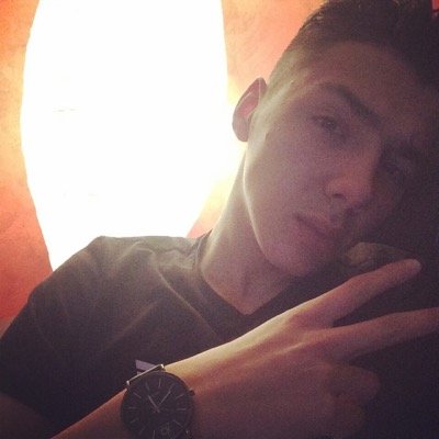 Player eSniping | Feeder | 17ans |#TeamNotorious ! @NotoriouseSport Compétitive Player. GT : Venacity KMZY LF2 #xbox