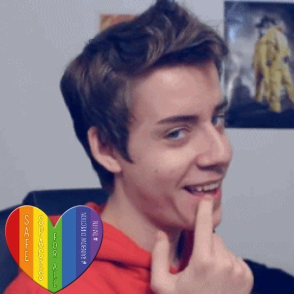 [Mother's Voice] Te criei com tanto amor e carinho pra você crescer e virar fã de youtuber.  Lembrando que antes de se chamar langer o fandom se chamava cellfã.