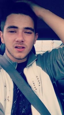Sou fofo e lindo, quem achar o contrário não faça o botão ficar azul. Beijinhos amores ♥