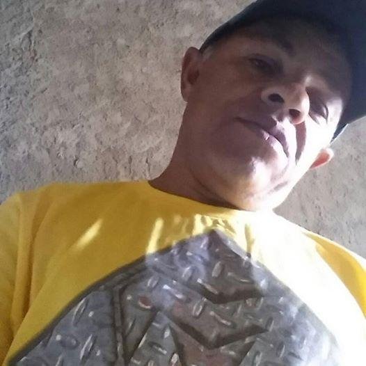 Libriano, sou Alegre, humilde e adoro conhecer pessoas novas. :)