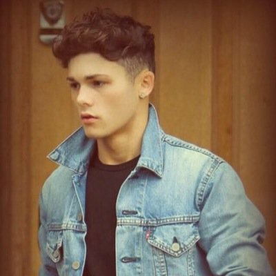 1/5 of @OverloadGen. Contact my manager @Blair at Alpha Dog Management for enquiries. http://t.co/yGH0sRWLjN