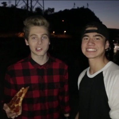 Hey, follow @licensedluke bc she gave you this free follow and is rting your spam