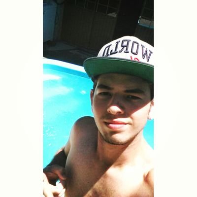 Amigos até depois do fim ,se assim Deus quiser. Criss obrigado por tudo até aqui,to contigo pro que der e vier. Te amoo cpx /@_heeybree