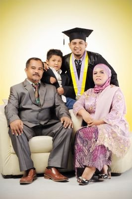 Berbuatlah kamu, jika tidak mampu berbuat berkatalah, bila tidak mampu berkata maka berdoalah
