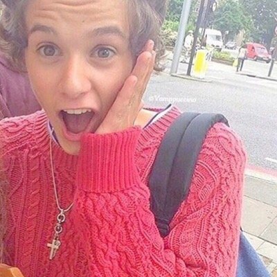 Vote for @TheVampsband as the next #VevoLIFT artist! Vote here on @Vevo! http://t.co/y0U8v5AVyn #VoteVampsVevo
