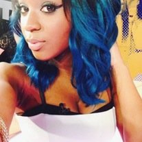 cyrushomogenia's profile picture. sentado na bola de canhão