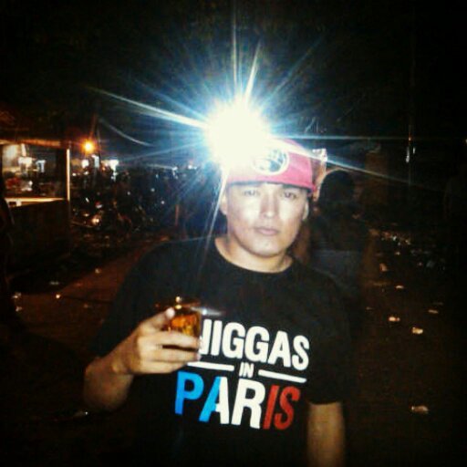 Artista Urbano multifasetico y integrante de ValmoRecord una agrupación afro descendiente del sur del lago de maracaibo (Caja Seca Edo Zulia) #VRFAMILY