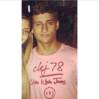Cuide de quem corre do seu lado e quem te quer bem! Instagram: @fabiochrisner