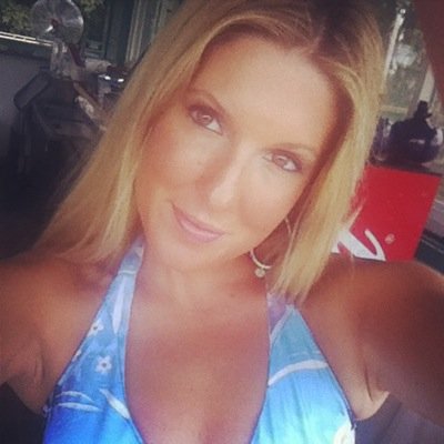 allyelise03's profile picture. 