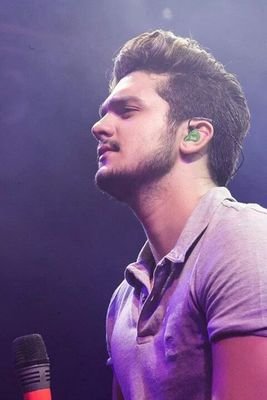 '' Nada e Ninguém vai me impedir de ser Feliz, e encontrar minha Felicidade'' @luansantana Te Vivo...