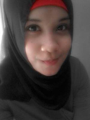 Aku seorang perawat di puskesmas di salah satu daerah terpencil di Maluku. I love my job and I love to be there..