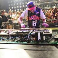 DJ  PROFISSONAL HIP HOP BLACK MUSIC  HJ  ATUAL  COMO  RESIDENTES  Club Wyn (Curitiba Pr), Club El Divino Floripa Sc), Club Baroneti (Ipanema Rj)  BAR TEMPLO SP