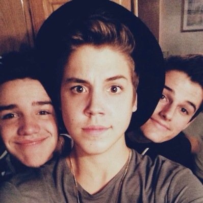♡Aaron Braden Carpenter♡ 0/12 ~Christian Delgrosso follows~ ❤️Aaron tweeted 3/3/15 @ 10:57 pm❤️ ✨1/2 Dolan Twins✨