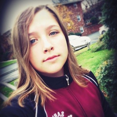 I do vines..... Instagram @baileeyy_b     Younow @bailey_b_01
