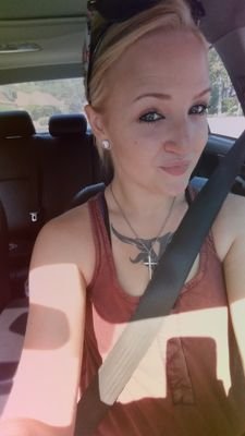 lainie_powell's profile picture. 