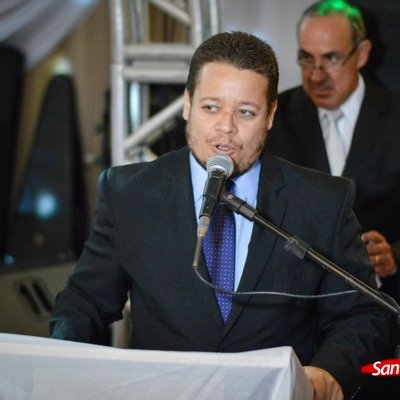Presbítero da Igreja Reformada da Imbiribeira. Professor de História, casado e pai de duas maravilhosas filhas.
